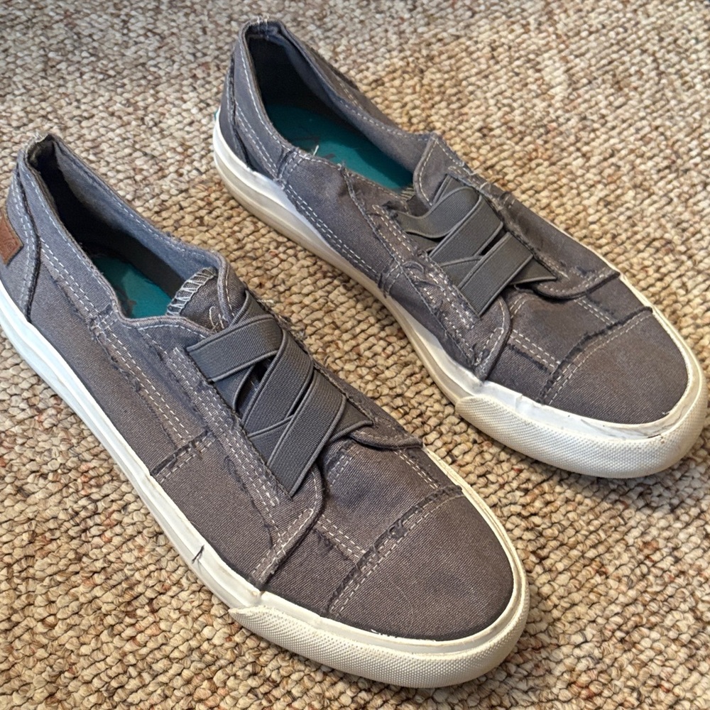 Women’s Gray Casual Slip-On Shoes Blowfish size 8